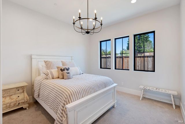 3724 Stanhope Ct, Santa Rosa, CA 95404