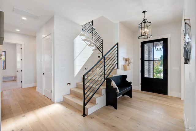 3724 Stanhope Ct, Santa Rosa, CA 95404