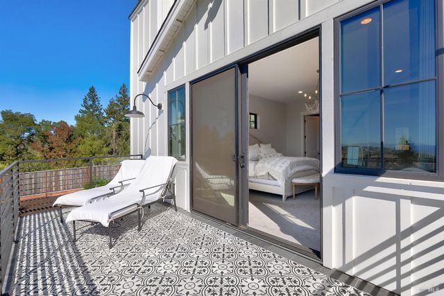 3724 Stanhope Ct, Santa Rosa, CA 95404