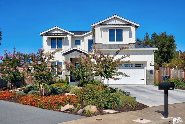 3724 Stanhope Ct, Santa Rosa, CA 95404