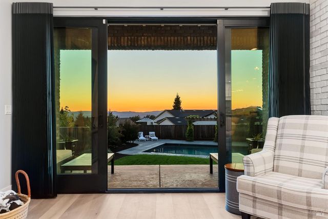 3724 Stanhope Ct, Santa Rosa, CA 95404