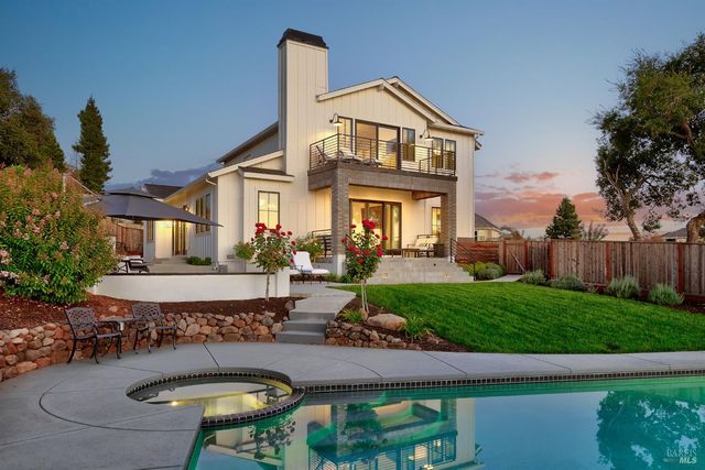 3724 Stanhope Ct, Santa Rosa, CA 95404