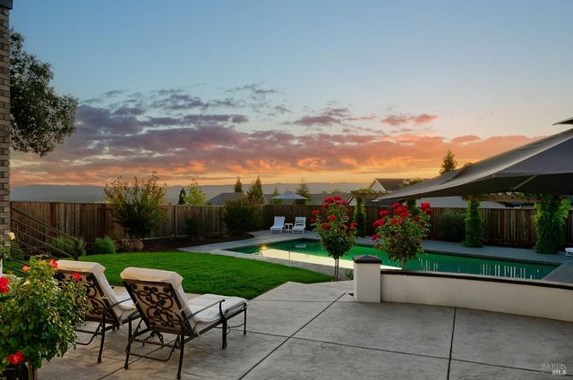 3724 Stanhope Ct, Santa Rosa, CA 95404