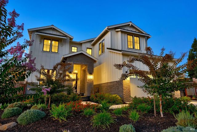 3724 Stanhope Ct, Santa Rosa, CA 95404