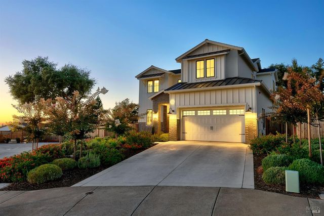 3724 Stanhope Ct, Santa Rosa, CA 95404