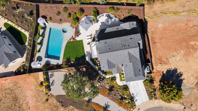 3724 Stanhope Ct, Santa Rosa, CA 95404