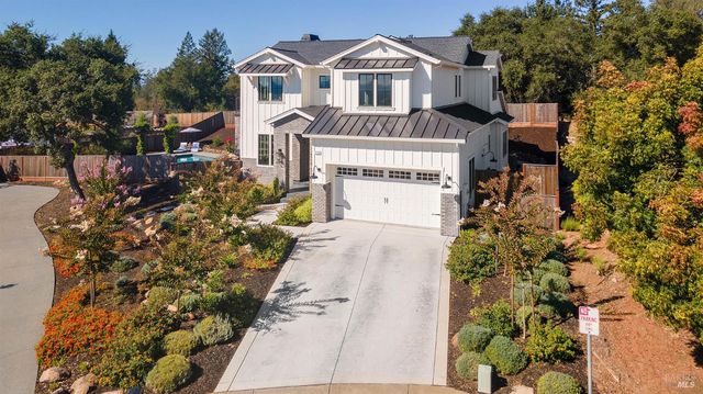 3724 Stanhope Ct, Santa Rosa, CA 95404