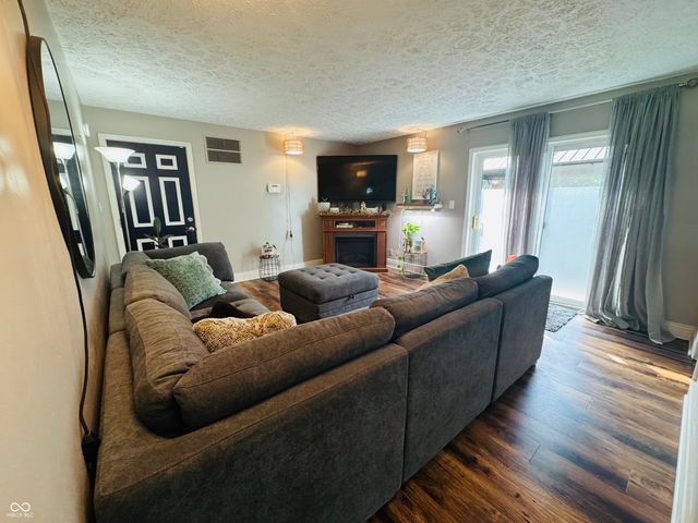 8422 Kankakee Court, Indianapolis, IN 46217