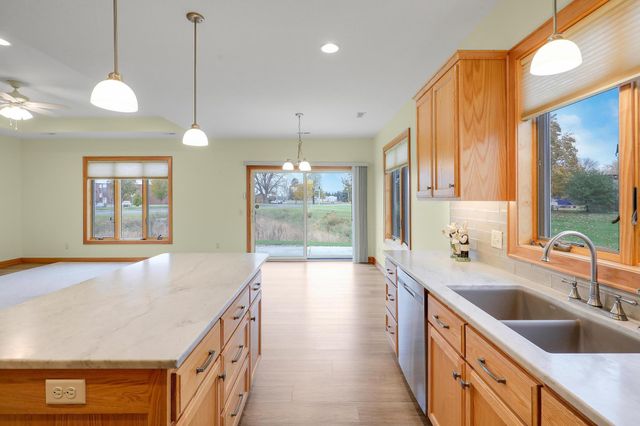 1286 Jefferson Court, Shakopee, MN 55379