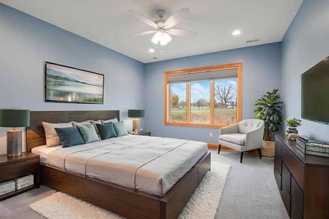 1286 Jefferson Court, Shakopee, MN 55379