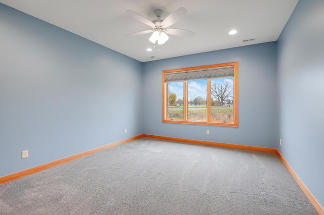 1286 Jefferson Court, Shakopee, MN 55379