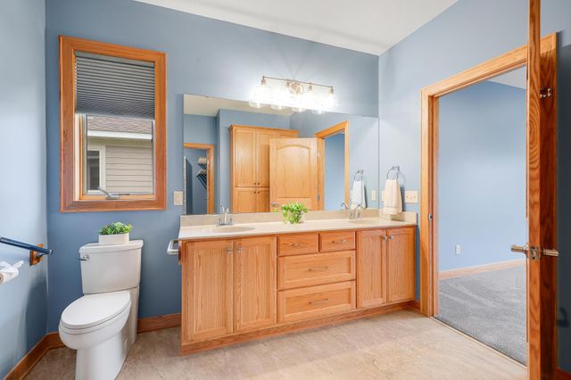 1286 Jefferson Court, Shakopee, MN 55379