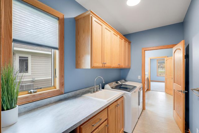 1286 Jefferson Court, Shakopee, MN 55379