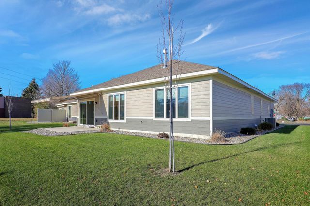 1286 Jefferson Court, Shakopee, MN 55379