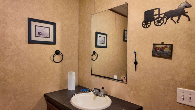18080 County Road 361, Preston, MO 65732