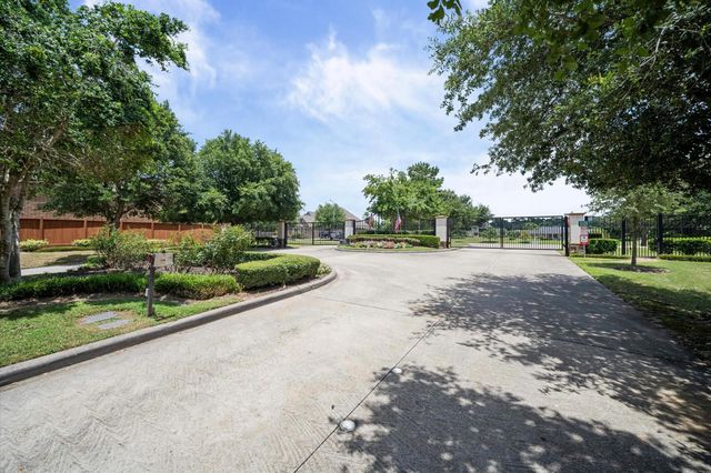 24611 Waterstone Estates Circle S, Tomball, TX 77375
