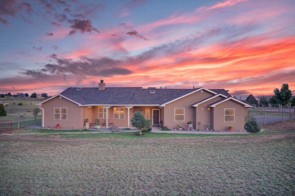 4 BLUE JAY Way, Edgewood, NM 87015