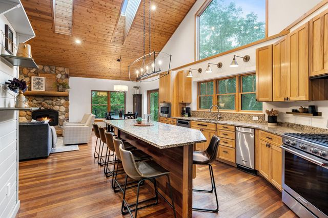 1303 Birch Park Road, Saint Joseph Twp, WI 54082