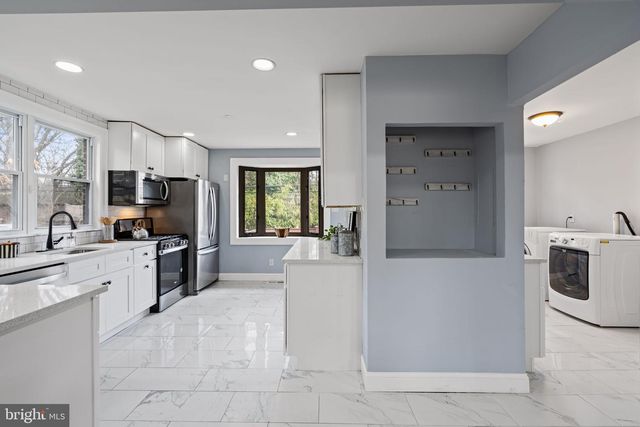 19 EDGEMOOR RD, Cheltenham, PA 19012