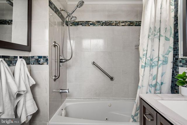 19 EDGEMOOR RD, Cheltenham, PA 19012