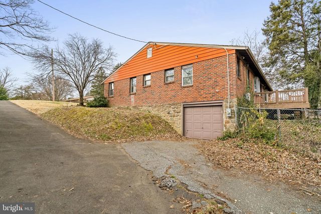 19 EDGEMOOR RD, Cheltenham, PA 19012