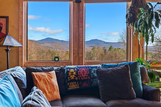 534 Cream Hill Road, Mendon, VT 05701