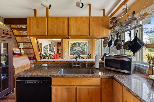 534 Cream Hill Road, Mendon, VT 05701