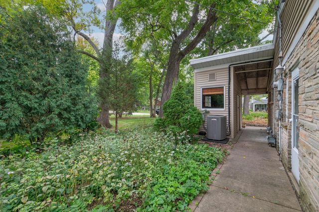 2417 N 117th STREET, Wauwatosa, WI 53226