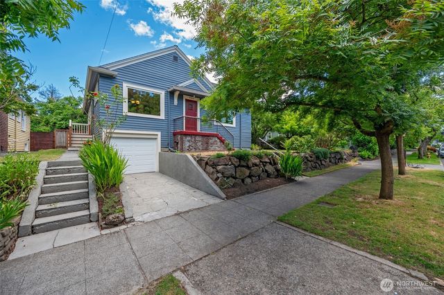 2562 6th Avenue W, Seattle, WA 98119
