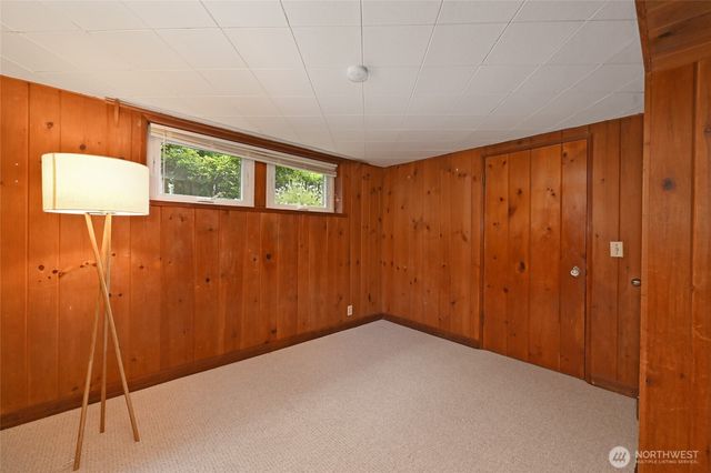 2562 6th Avenue W, Seattle, WA 98119