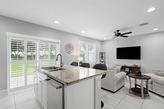 2721 NW Treviso Circle, Port St. Lucie, FL 34986