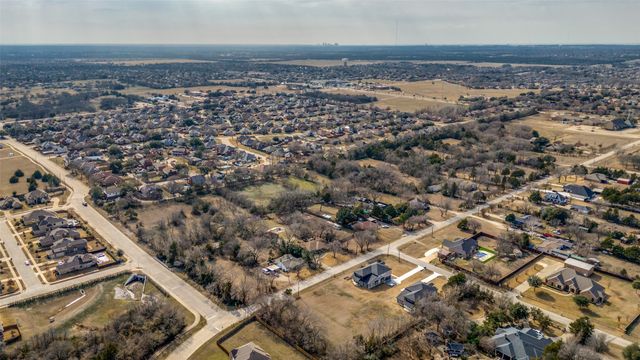 1000 Silver Creek Drive, Desoto, TX 75115