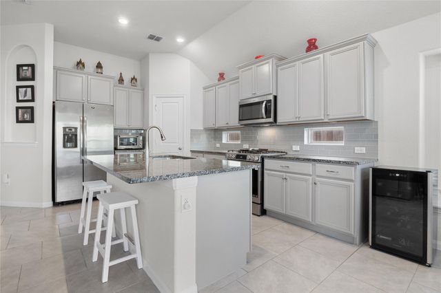 606 Linares LN, Austin, TX 78748