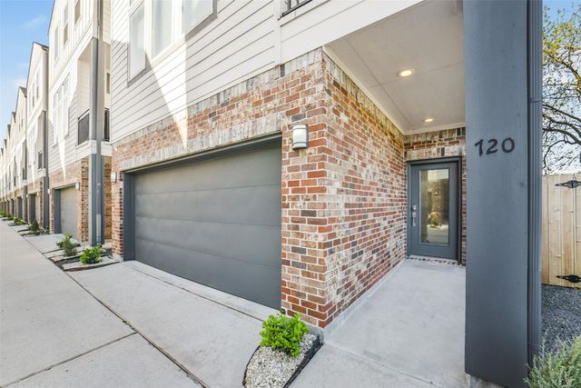 720 W Donovan Street, Houston, TX 77091