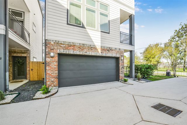 720 W Donovan Street, Houston, TX 77091