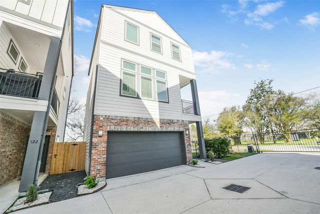 720 W Donovan Street, Houston, TX 77091