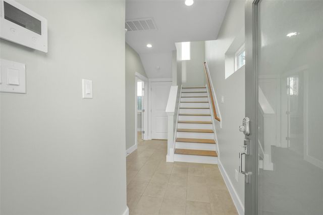 720 W Donovan Street, Houston, TX 77091