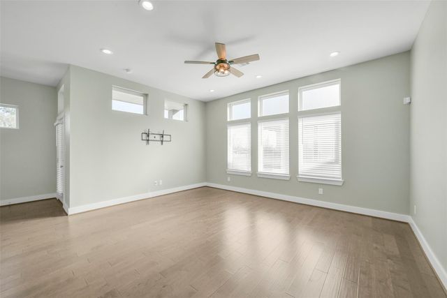 720 W Donovan Street, Houston, TX 77091