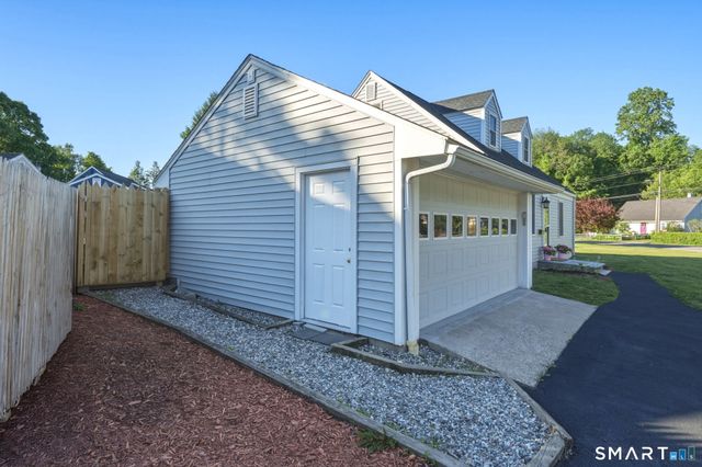 2 Oven Rock Road, Bethel, CT 06801