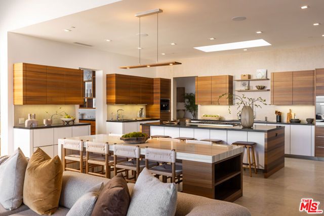 16058 Anoka Drive, Pacific Palisades (los Angeles), CA 90272