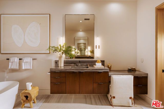 16058 Anoka Drive, Pacific Palisades (los Angeles), CA 90272