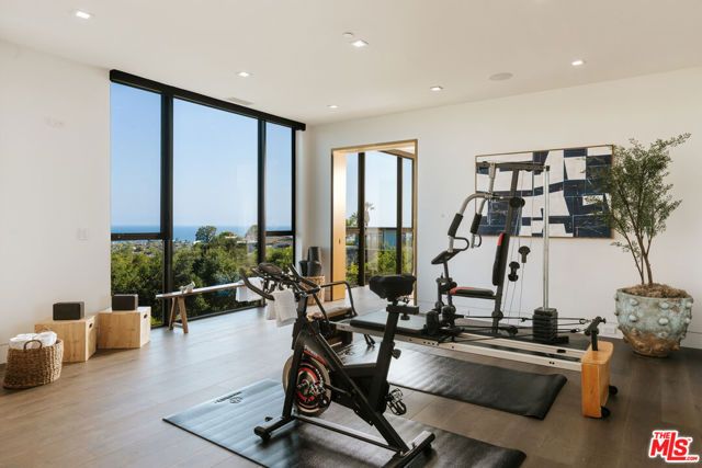 16058 Anoka Drive, Pacific Palisades (los Angeles), CA 90272
