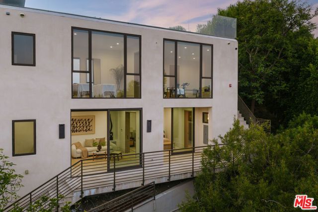 16058 Anoka Drive, Pacific Palisades (los Angeles), CA 90272