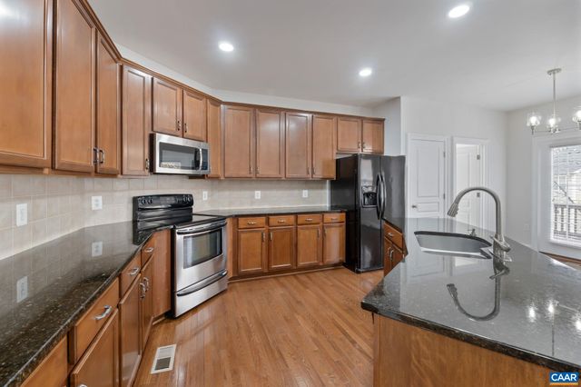 120 MOSSY CREEK CT, Zion Crossroads, VA 22942