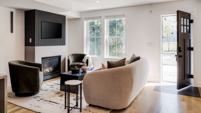 272 E Eagle 1, Boston, MA 02128