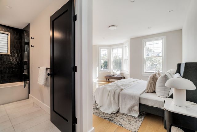 272 E Eagle 1, Boston, MA 02128