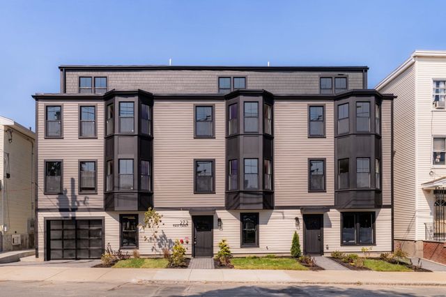 272 E Eagle 1, Boston, MA 02128