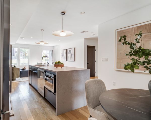 272 E Eagle 1, Boston, MA 02128