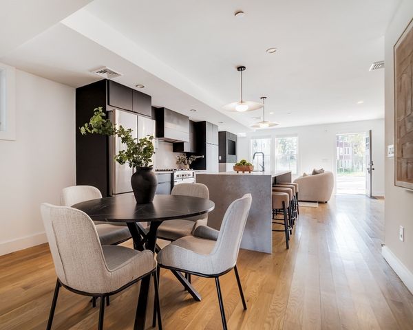 272 E Eagle 1, Boston, MA 02128