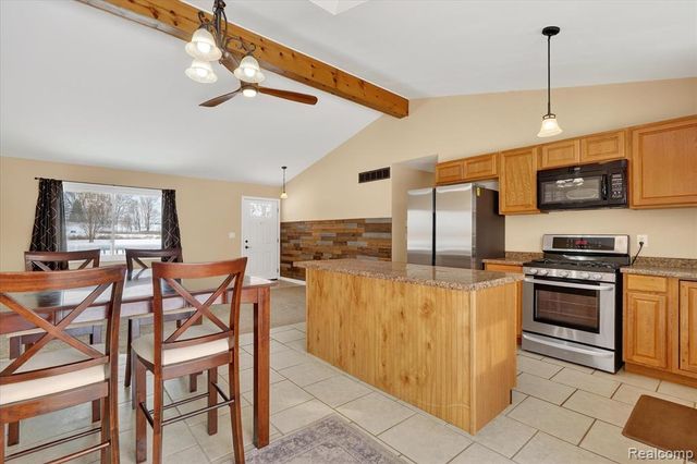 2176 E Stanley Road, Mount Morris, MI 48458